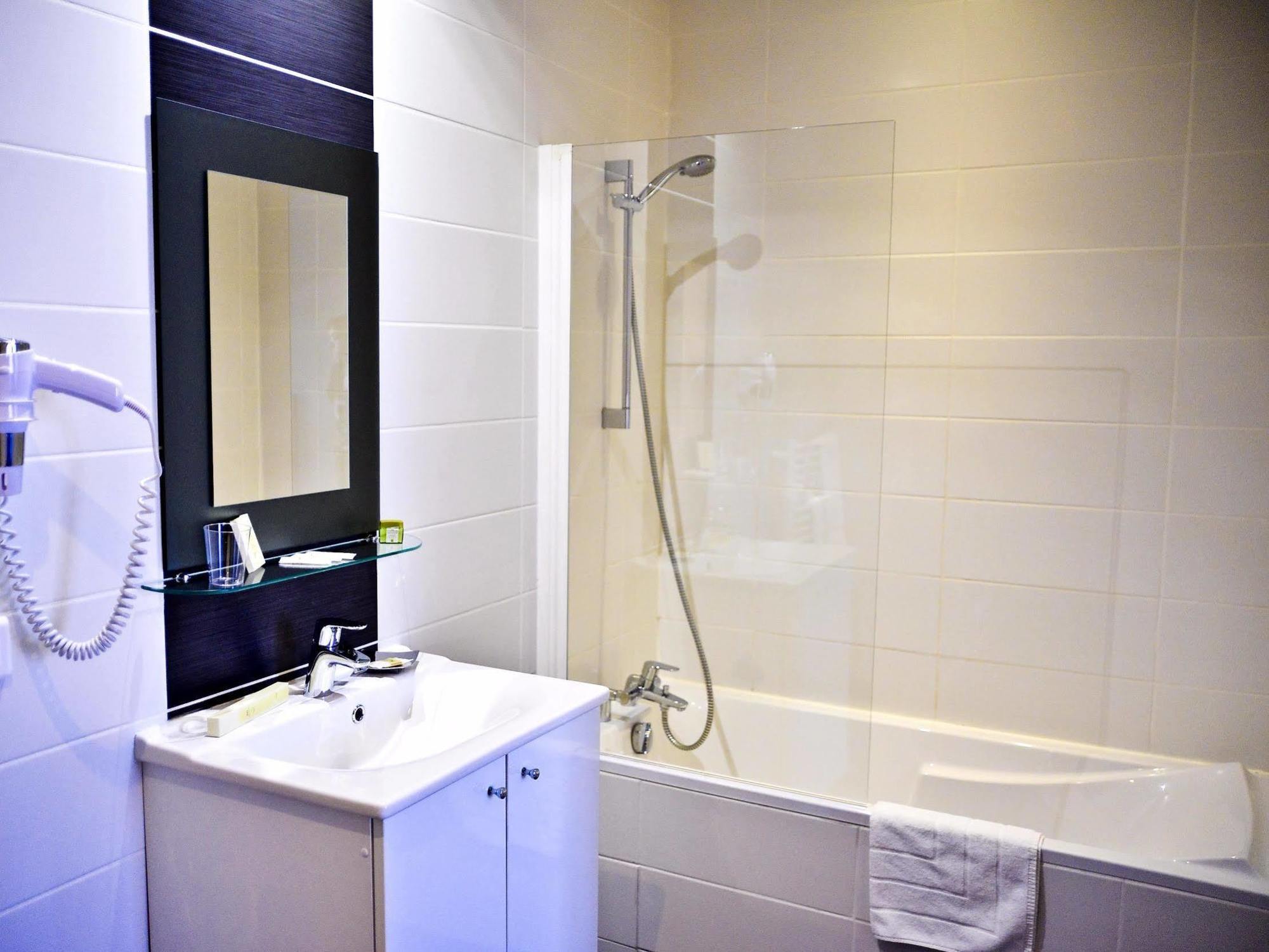 Feurs Hotel Le Comty מראה חיצוני תמונה